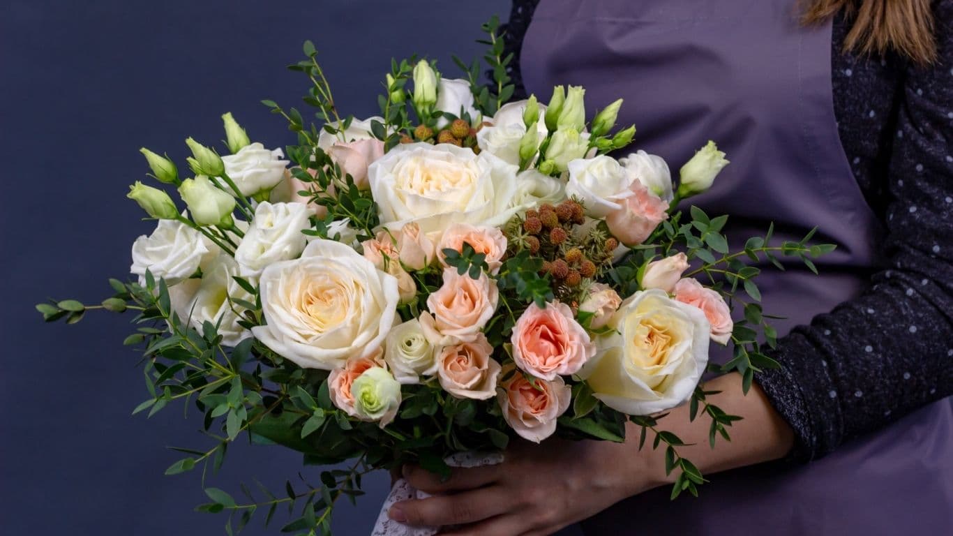 white roses bouquet
